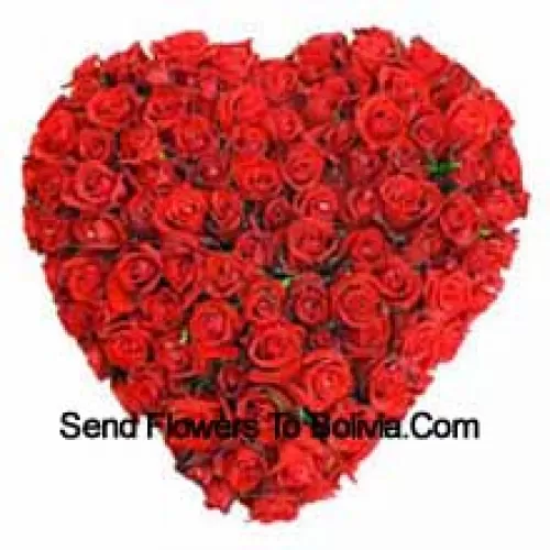 Herzförmige Anordnung von 101 roten Rosen